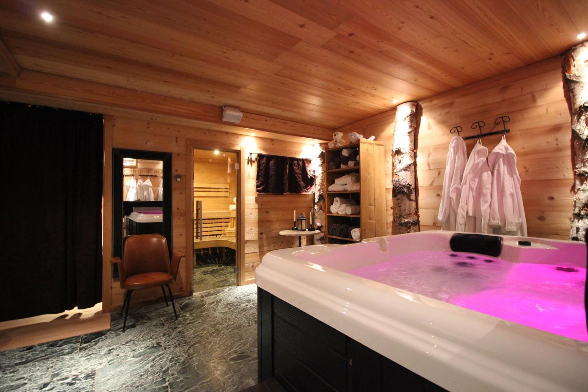Hotell Millefiori- Alpine Event Lodge วัลตูร์นอนช์ ภายนอก รูปภาพ