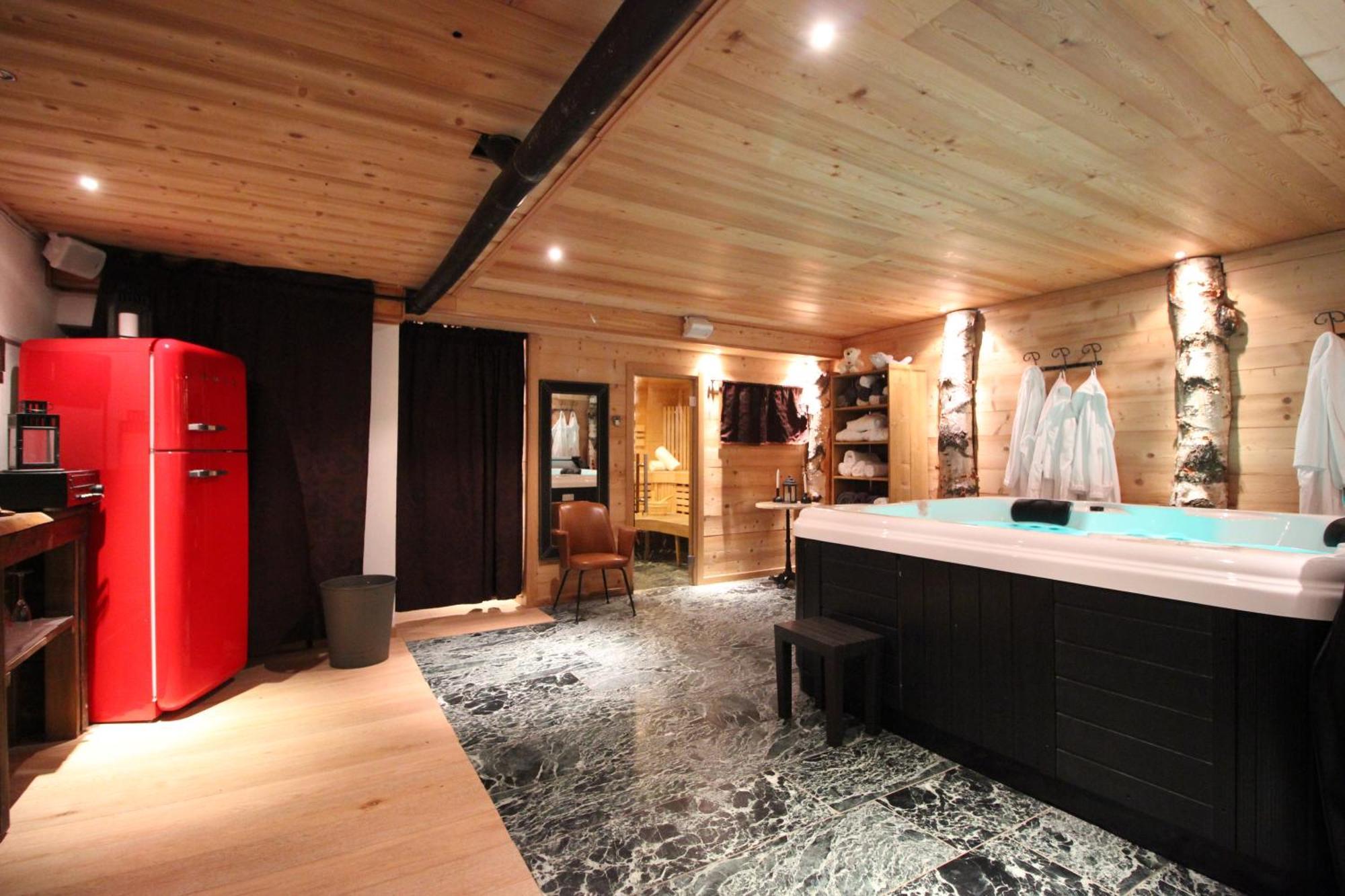 Hotell Millefiori- Alpine Event Lodge วัลตูร์นอนช์ ภายนอก รูปภาพ