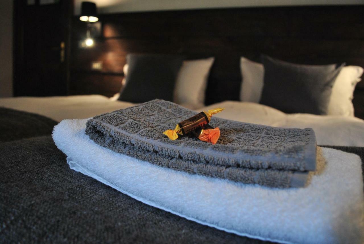 Hotell Millefiori- Alpine Event Lodge วัลตูร์นอนช์ ภายนอก รูปภาพ